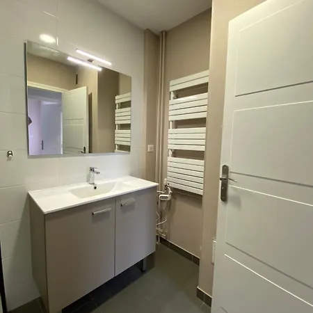 Apartment Centre